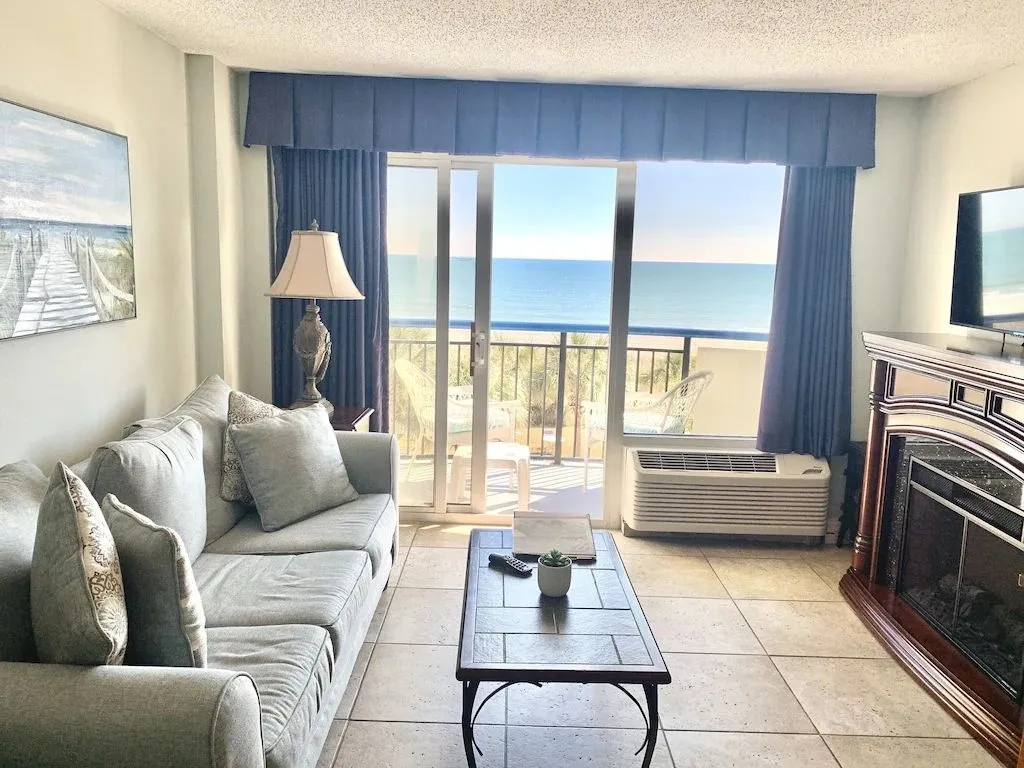 8145 hamilton honeymoon suite view