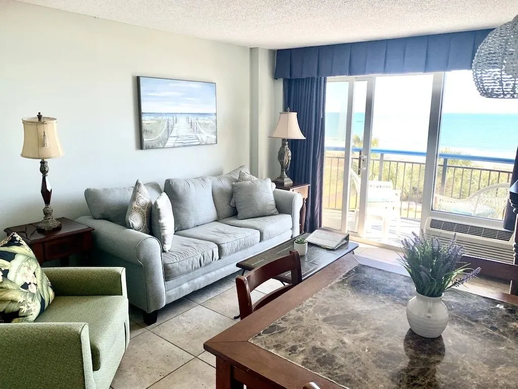 8145 hamilton romantic suite amenities