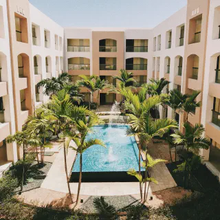 /img/8147-honeymoon-package-booking.webp