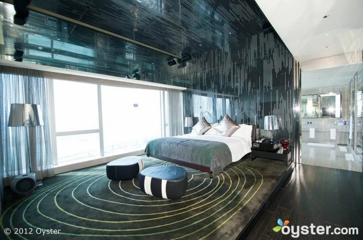 8165 modern honeymoon suite