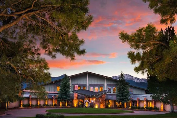 8174 colorado glamping