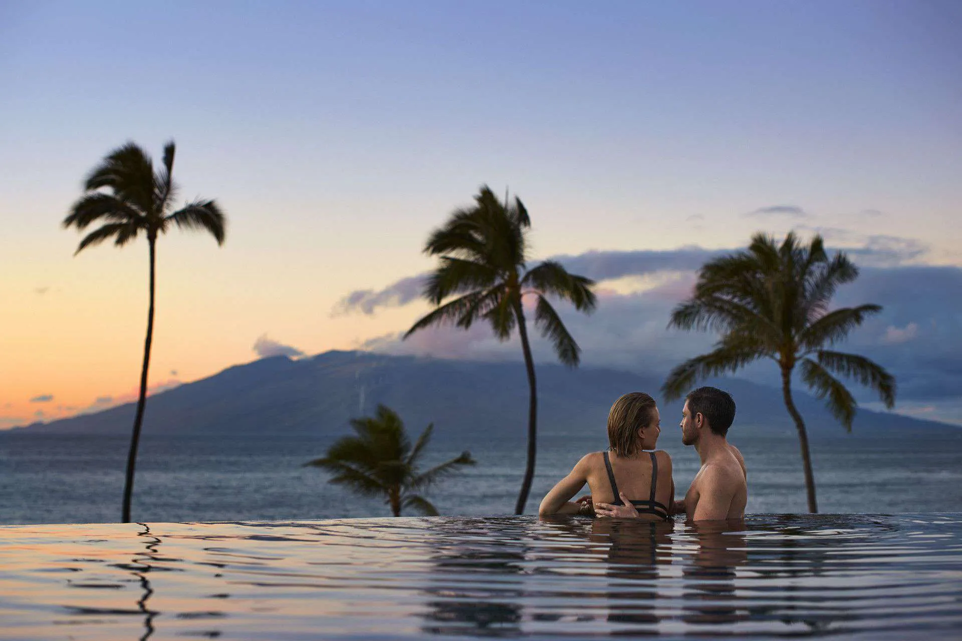 8196 hawaii honeymoon couple