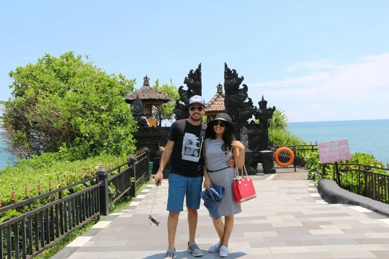 8207 bali honeymoon couple dinner