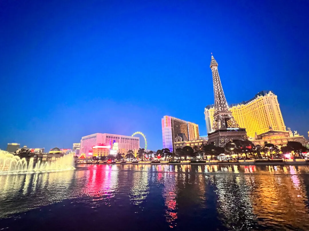 8210 romantic dinner las vegas