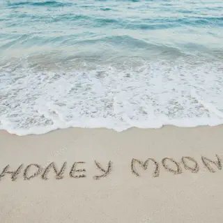 /img/8219-honeymoon-planning.webp