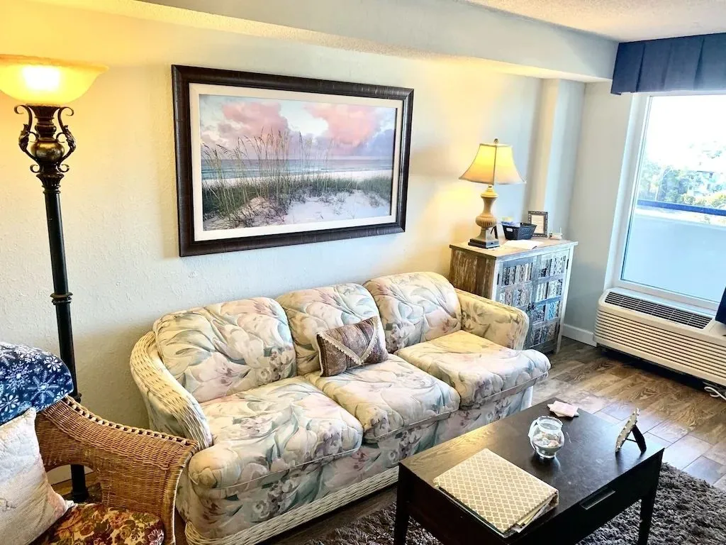 8224 jw marriott honeymoon suite bloomington