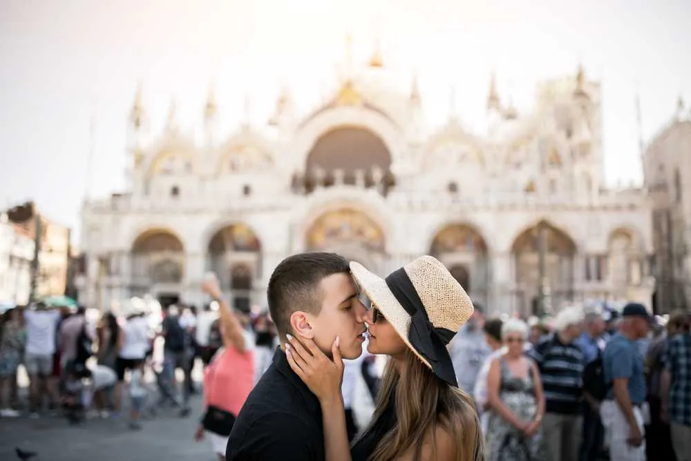 8242 venice honeymoon landmark