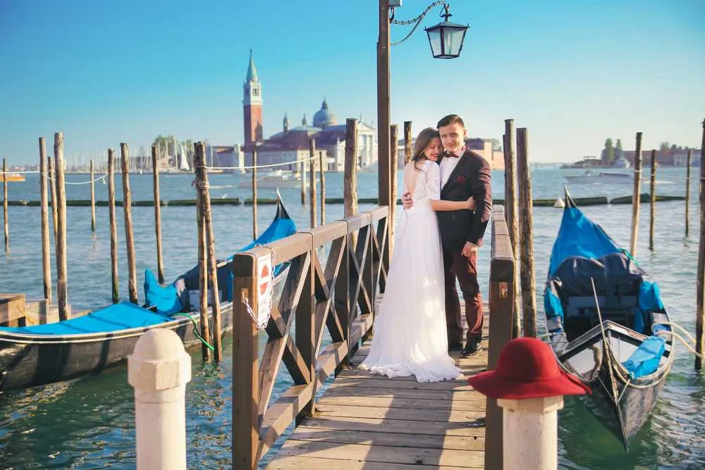 8242 venice romantic hotel