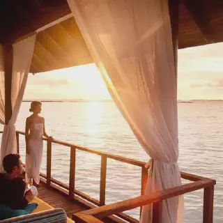 /img/8248-maldives-snorkeling.webp