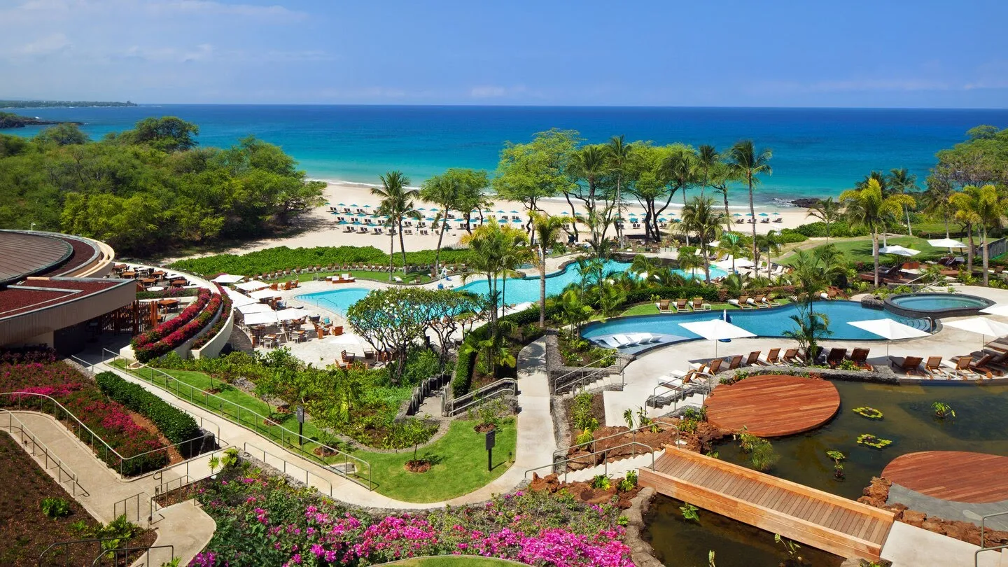 /img/8261-hawaii-honeymoon-food.webp