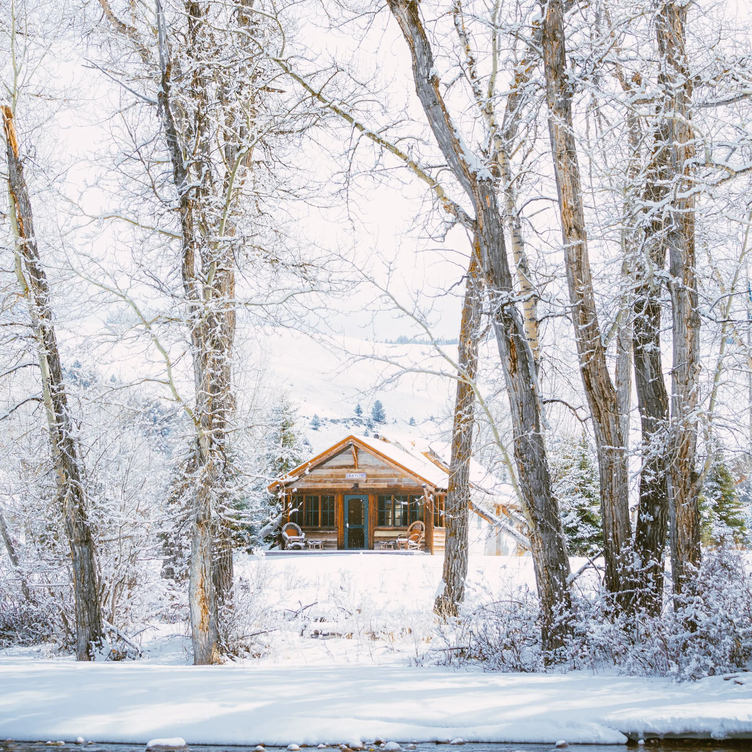/img/8265-winter-honeymoon-budget.webp