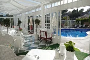 /img/8286-relaxing-honeymoon.webp