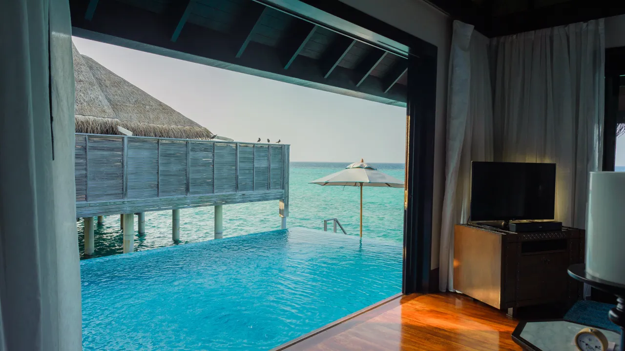 8288 maldives overwater bungalow