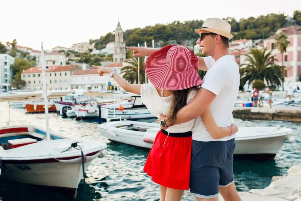 8317 greece couple