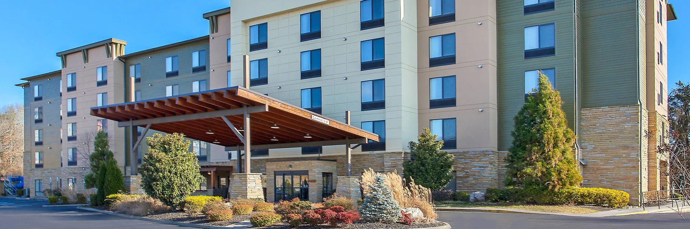 /img/8320-booking-honeymoon-suite.webp