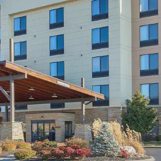 /img/8320-booking-honeymoon-suite.webp