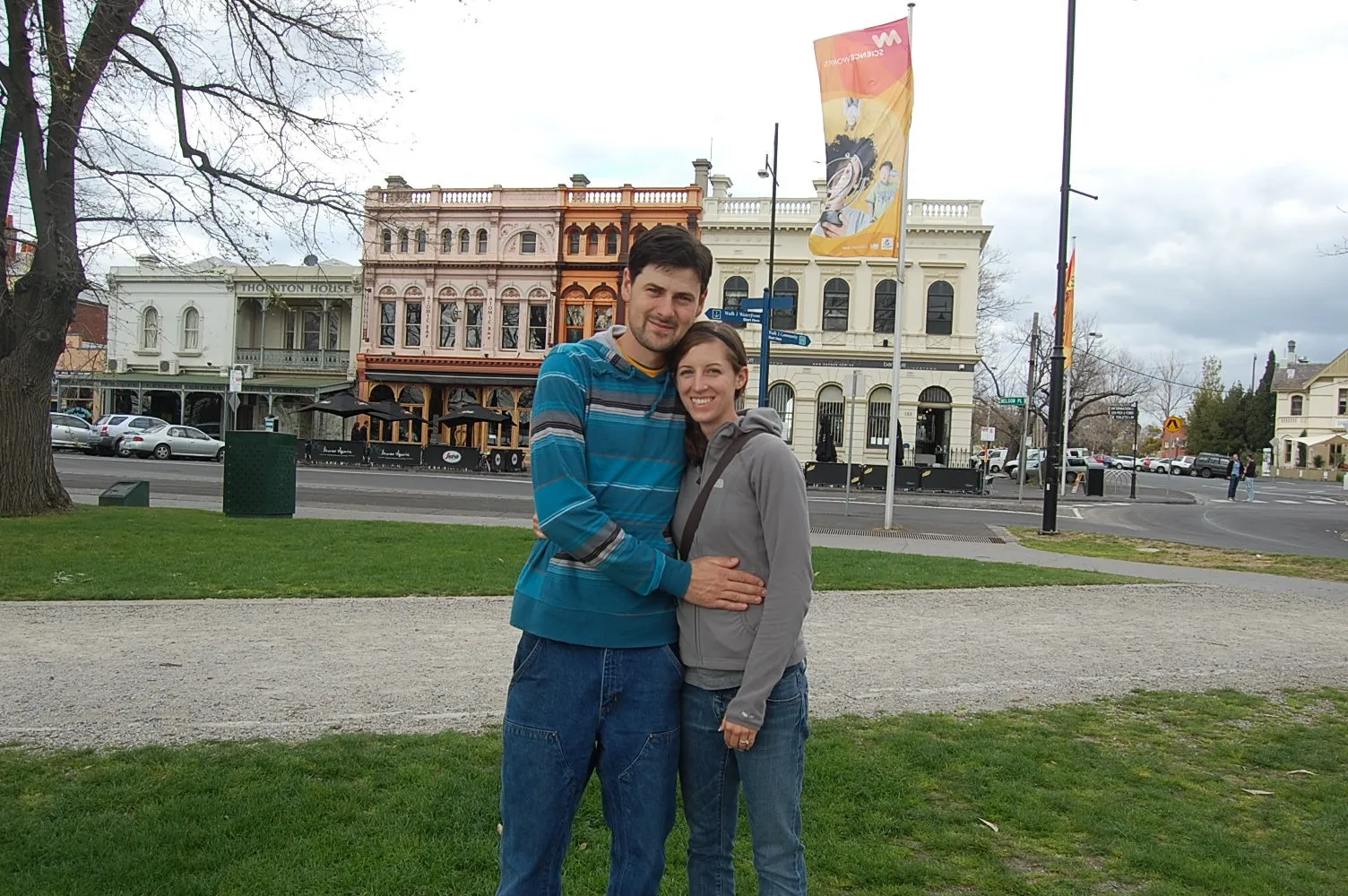 /img/8321-melbourne-honeymoon-couple-travel.webp
