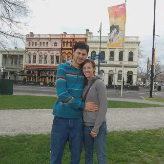 /img/8321-melbourne-honeymoon-couple-travel.webp