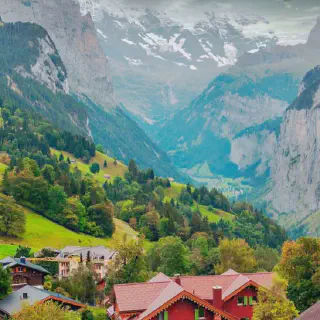 /img/8330-switzerland-couple-travel.webp