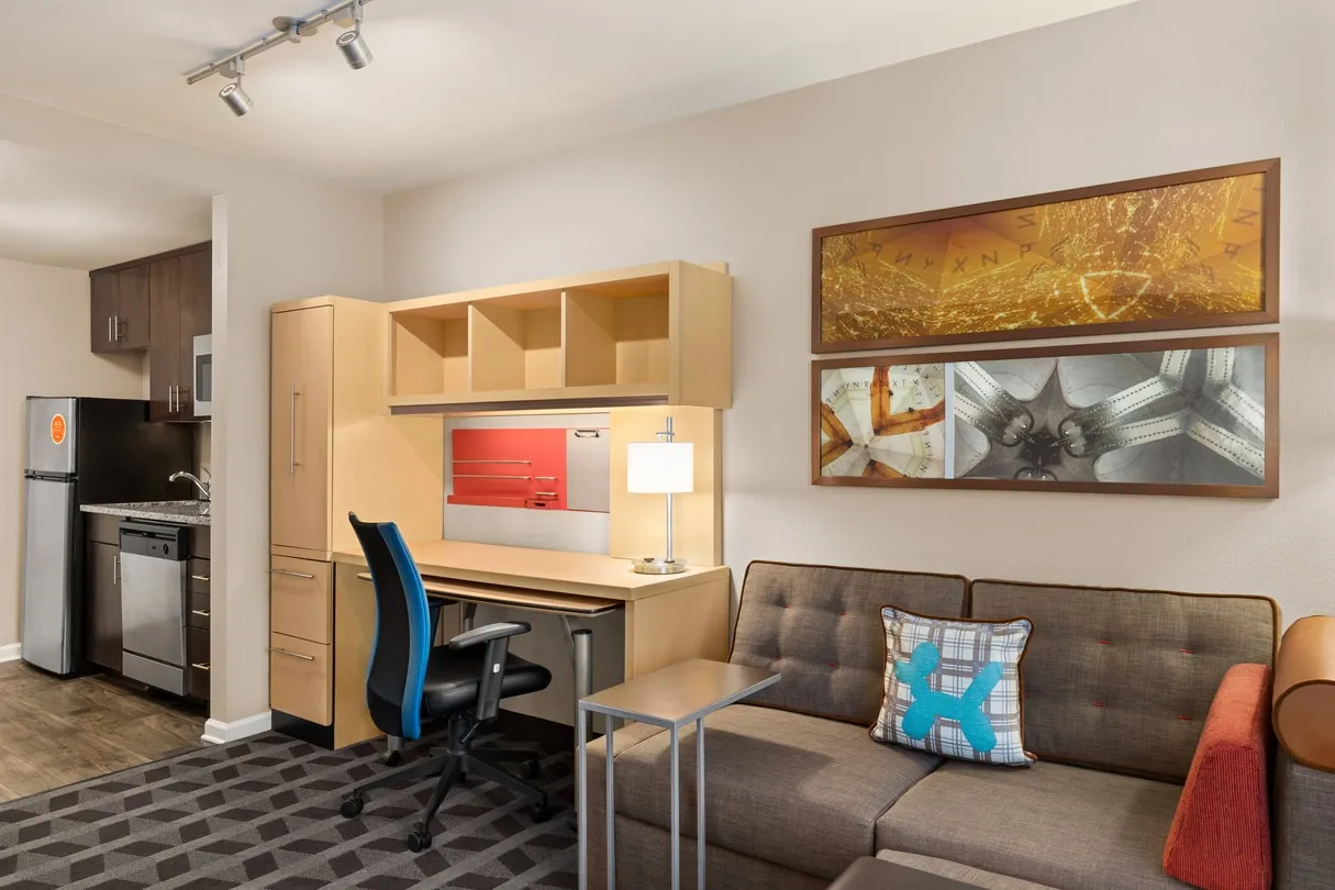 8342 chattanooga honeymoon suite amenities