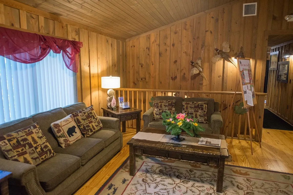 /img/8382-luxury-hotel-missouri.webp