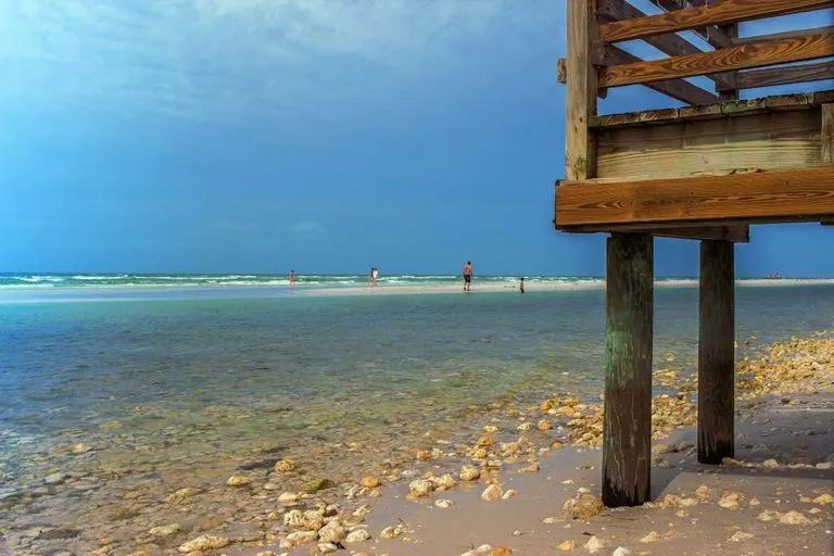 /img/8389-honeymoon-island-sign.webp