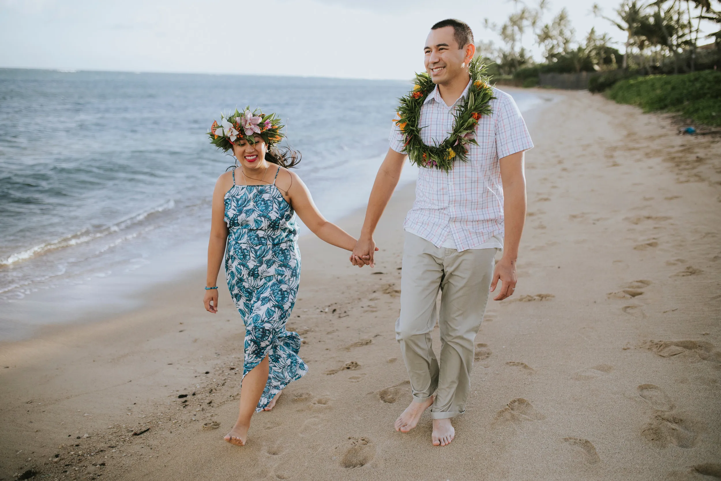 8413 honolulu couple beach