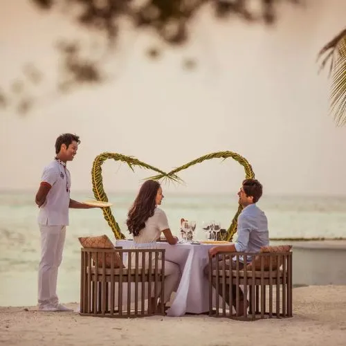 8417 club med honeymoon dining