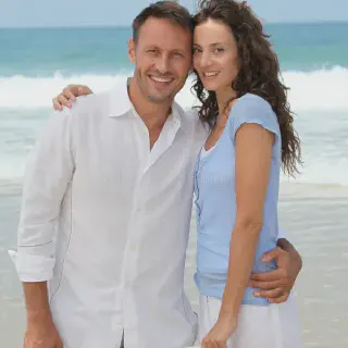 /img/8425-beach-resort-honeymoon-sunset.webp