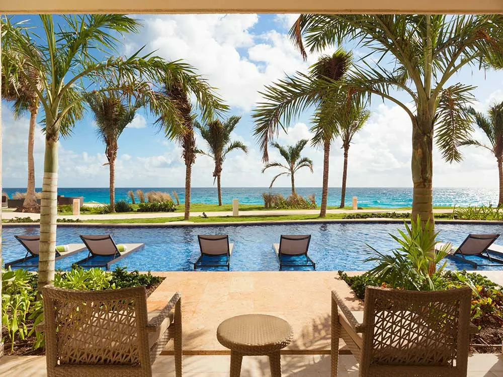 8431 luxury resort pool