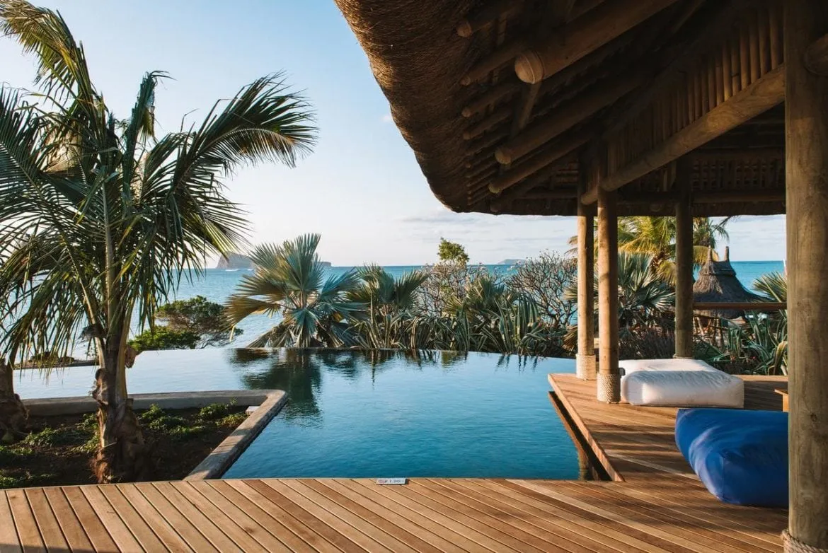 8437 mauritius beach