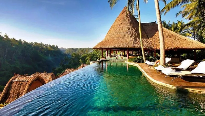 8441 bali honeymoon couple beach