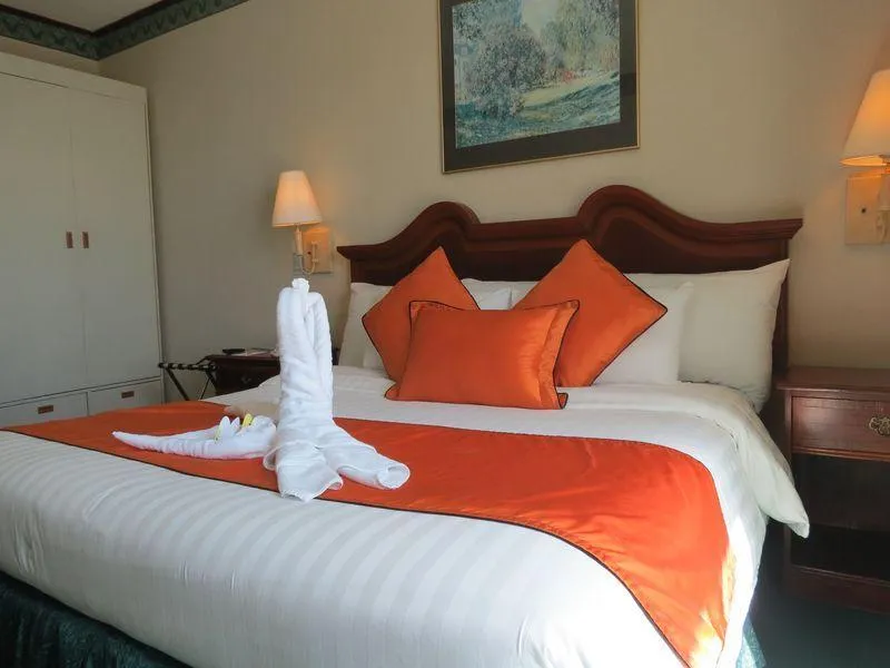 8443 tagaytay couple