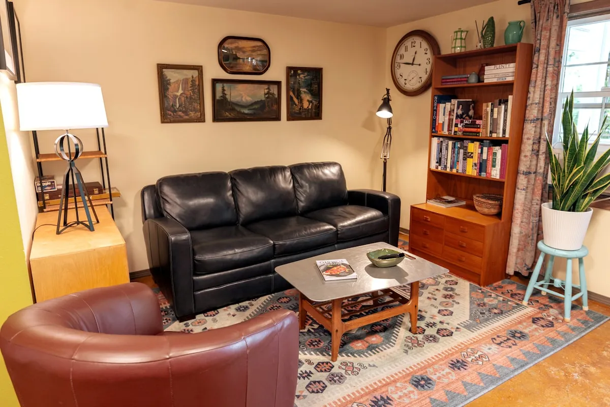 8447 cozy honeymoon suite spokane