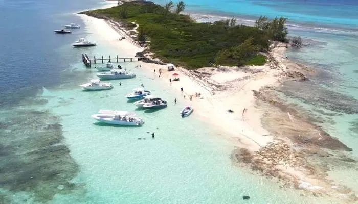 8454 bimini honeymoon harbour couple packing