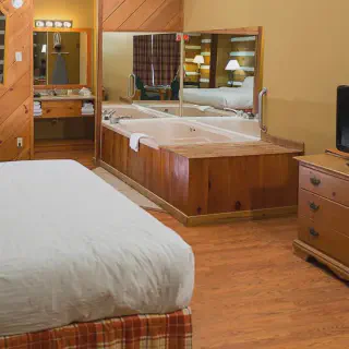/img/8459-timbers-lodge-dining.webp