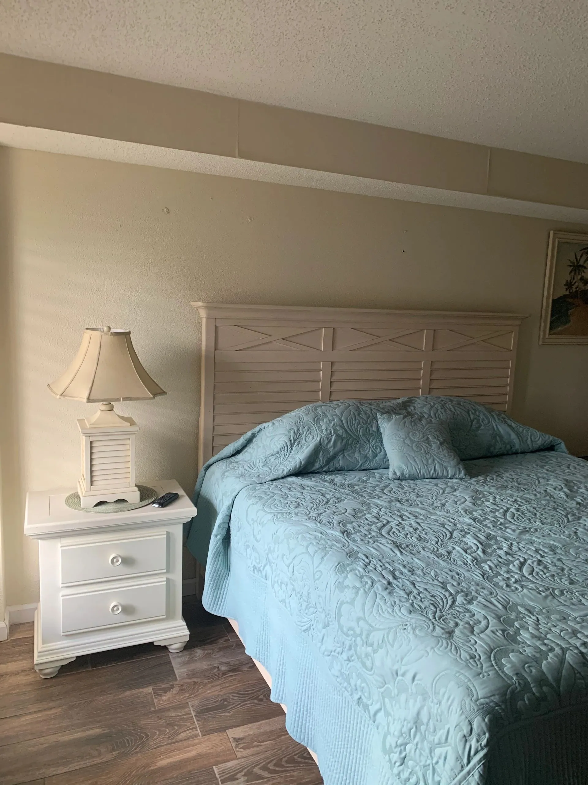 8460 honeymoon suite interior