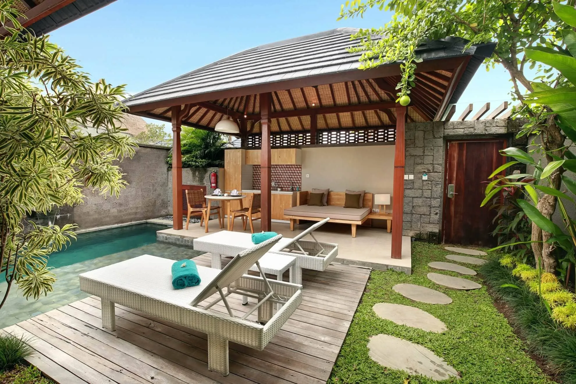8469 bali couple spa