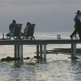 /img/8474-couple-honeymoon.webp