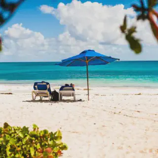 /img/8482-couple-snorkeling.webp