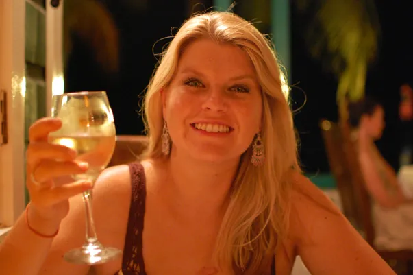 /img/8484-honeymoon-romance.webp